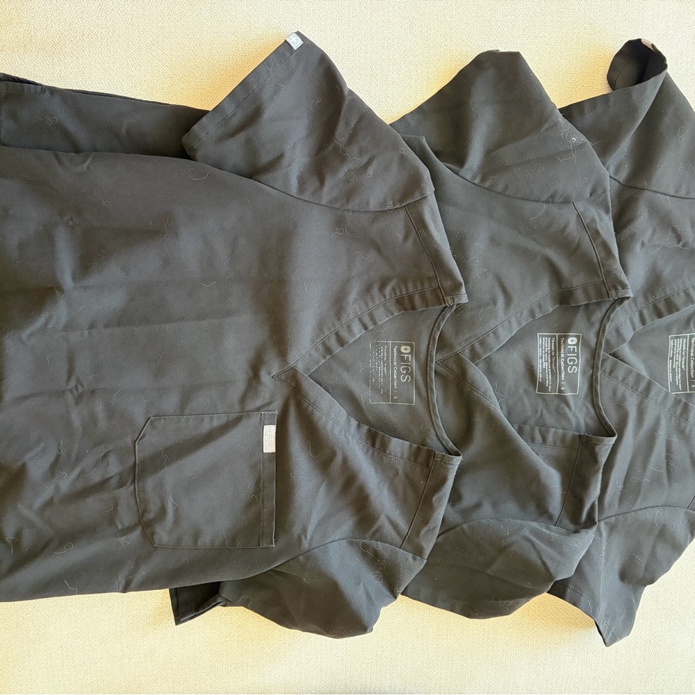 3 Figs Classic Black Scrub Tops